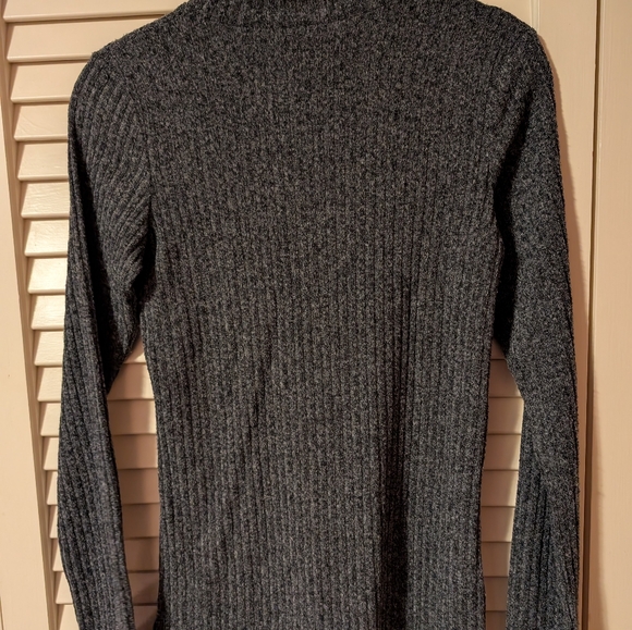 ARITZIA WILFRED Turtleneck Size Large - Picture 4 of 4